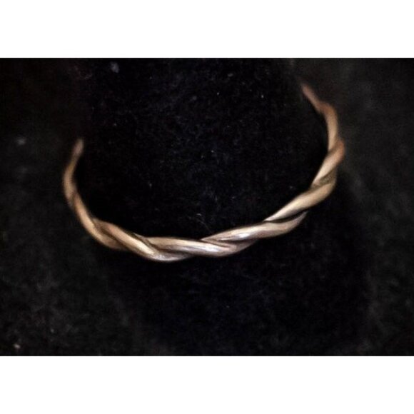 Size 9, Vintage Spiral Waves Sterling Silver Ring by Avon - W27 - Picture 2 of 3